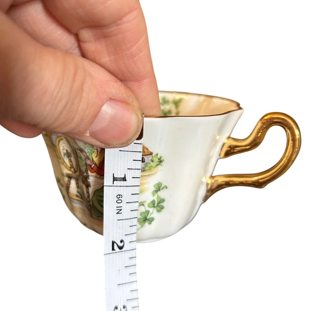 Royal Tara Fine Bone China Teacup Souvenir of Ireland Spinning Wheel‎ Shamrocks